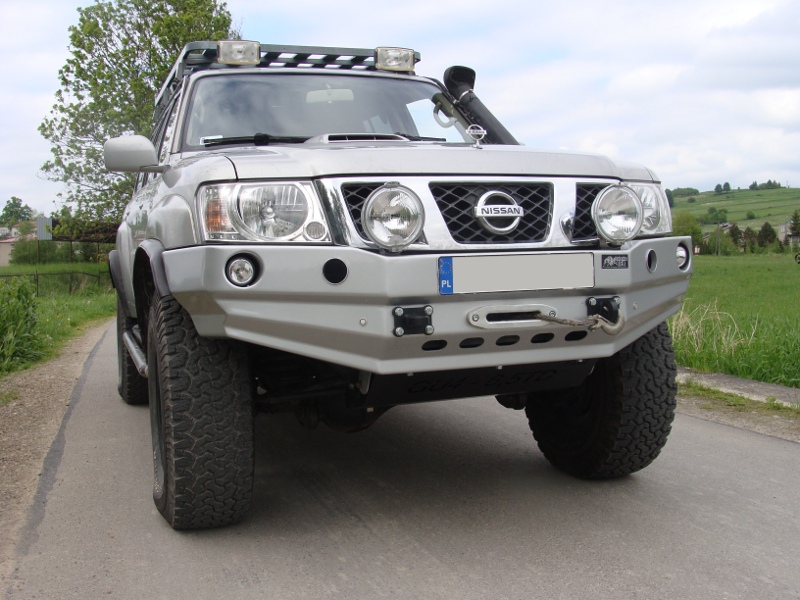 Přední nárazník Nissan Patrol GR GU4 bez ochranného rámu