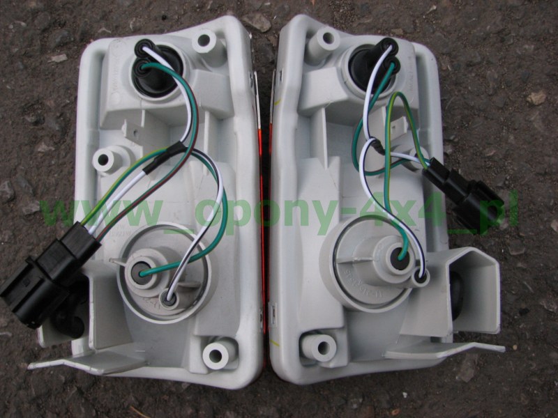 Zadní blinkr Nissan Patrol GR Y60 (1995-1997)