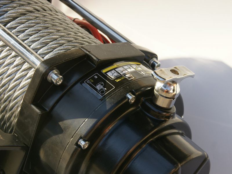 Elektrický naviják Powerwinch 18000 lbs 24V s ocelovým lanem 