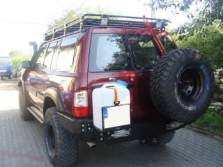Zadní nárazník Nissan Patrol GR Y61 GU4 s držákem rezervy