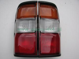 Zadní světlomet Nissan Patrol GR Y61 (1998-2004)