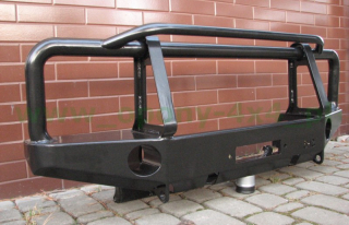 Přední nárazník s lůžkem pro naviják Suzuki Samurai SJ 410, SJ 413