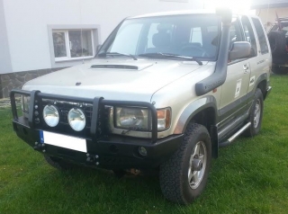 Přední nárazník s lůžkem pro naviják Isuzu Trooper 92-97 s ochranným rámem