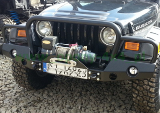 Přední nárazník s lůžkem pro naviják Jeep Wrangler TJ