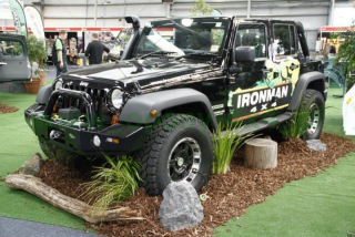 Přední nárazník s lůžkem pro naviják včetně LED osvětlení Jeep Wrangler JK